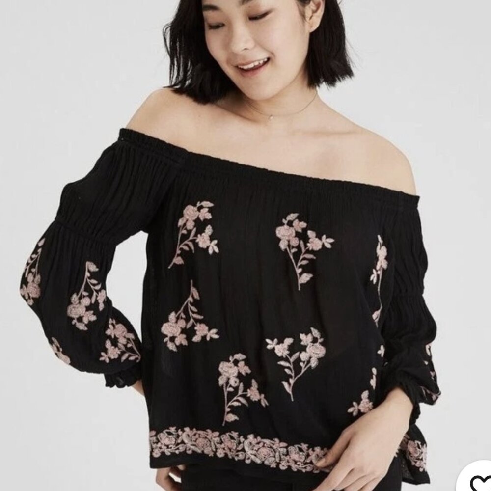 AEO On Or Off Shoulder Pink and Black Floral Embroidered Boho Puff Sleeved Top